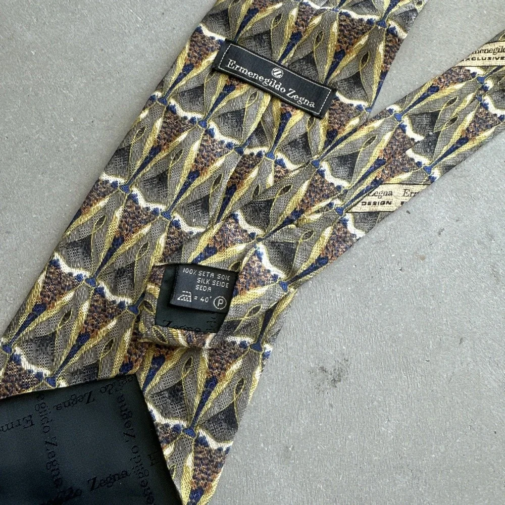 Ermengildo Zegna Men's Silk Tie Made In Italy - Exclusive Design - Abstract